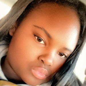 Meet your Posher, Jakira